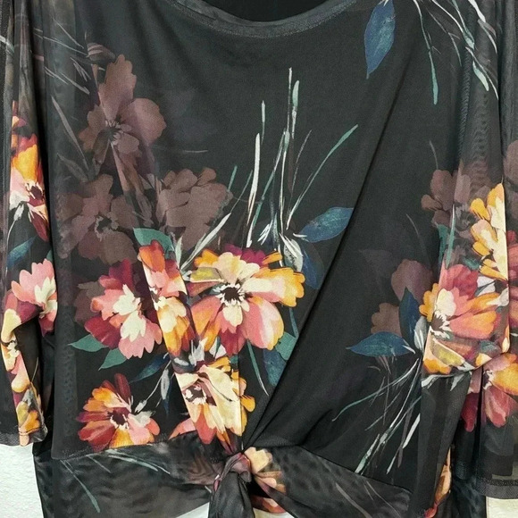 Adyson Parker Floral Long Sleeve Front Tie Top - Picture 2 of 7